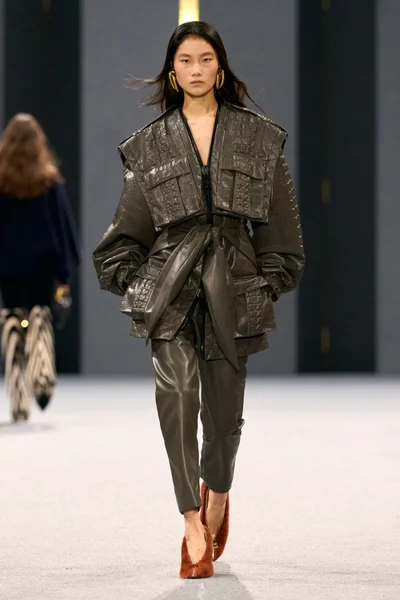 Look 27
